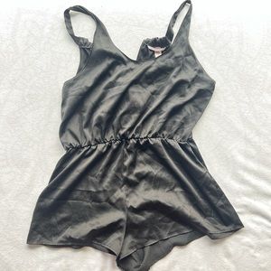 ▫️◼️▫️ Black Satin Lounge Romper ▫️◼️▫️